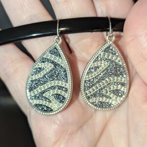 Pierced teardrop earrings